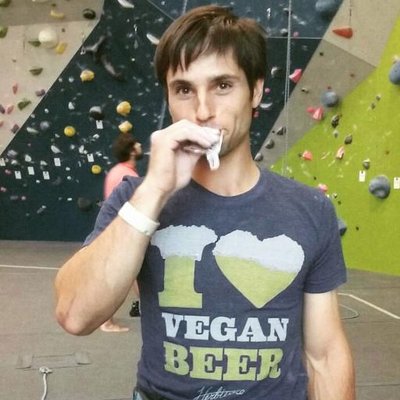 Profile Picture of Zach Emery (@CompleteVegan44) on Twitter