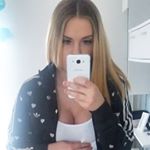 Profile Picture of karenfaris (@karenfaris) on Instagram