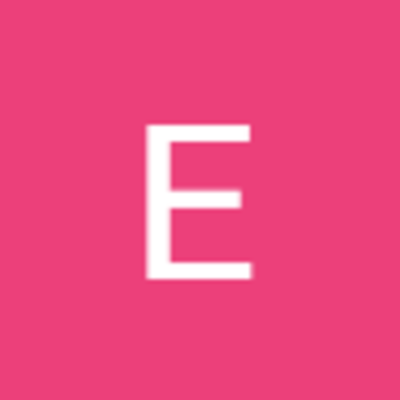 Profile Picture of Elizabeth Neidlinger (@neidlingere) on Poshmark