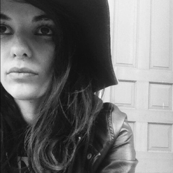 Profile Picture of Taryn Trzcinski (@tarynleatrz) on Poshmark