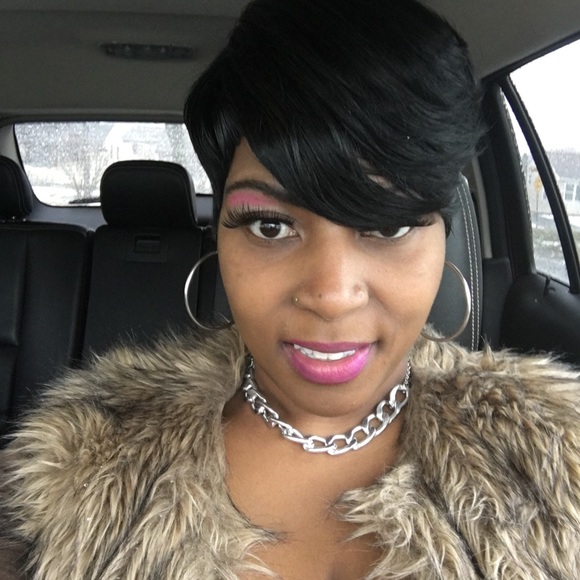 Nickey Tillison - Poshmark Profile Picture of Nickey Tillison (@shawneequa1) on Poshmark