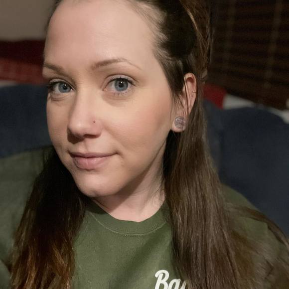 Profile Picture of Larissa Keith (@laruhoo) on Poshmark