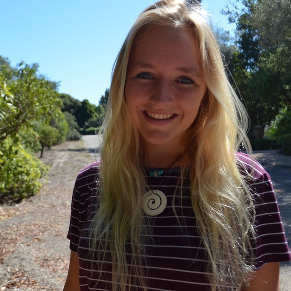 Profile Picture of Oceana Diloreto (@0ceaaana) on Poshmark