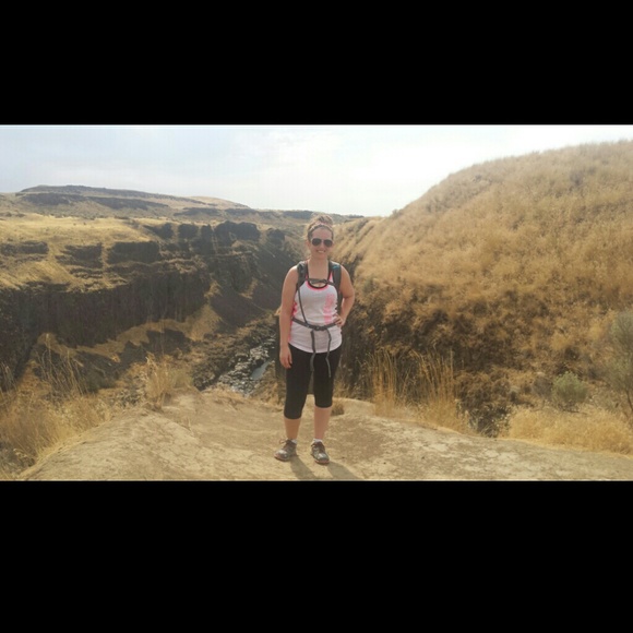 Profile Picture of Rachel Sherfey (@rsherfey) on Poshmark