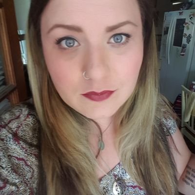 Profile Picture of Alix Thomas (@silentlnsanity) on Twitter