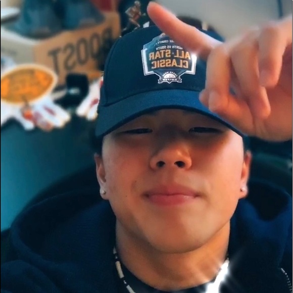 Profile Picture of Jun Ahn (@junahn4) on Poshmark