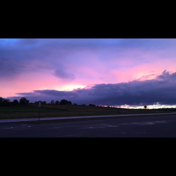 Profile Picture of Liz Outhouse (@lizouthouse) on Poshmark