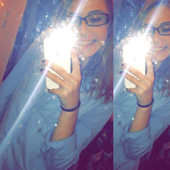 Profile Picture of Caitlin Taughinbaugh (@caitlin2121) on Poshmark