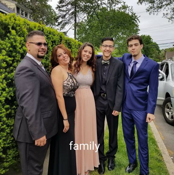 Profile Picture of Raymond Alvarado jr (@reymito23) on Poshmark