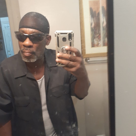 Profile Picture of Daniel Mac (@danielmac356) on Poshmark