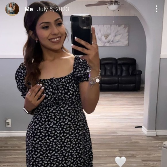 Profile Picture of Jenna Arnold (@jenarn8711) on Poshmark