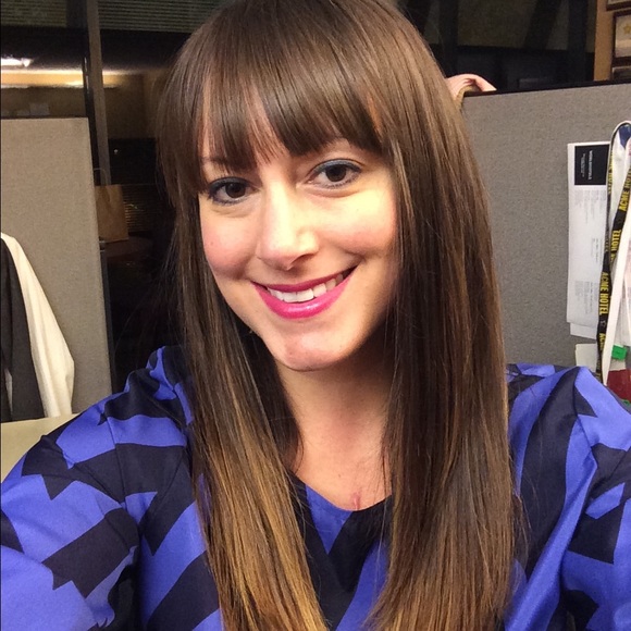 Profile Picture of Angela Bruszewski (@angm212) on Poshmark