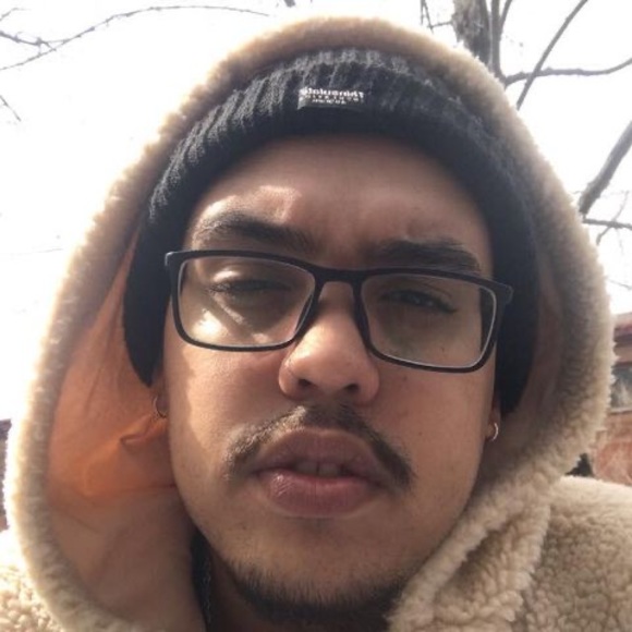 Profile Picture of David Alves (@davyd020) on Poshmark