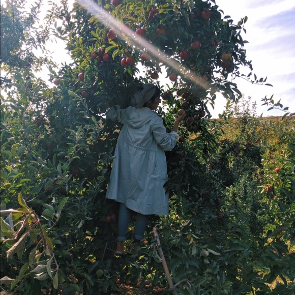 Jasmin Lora - Poshmark Profile Picture of Jasmin Lora (@yassminaes) on Poshmark