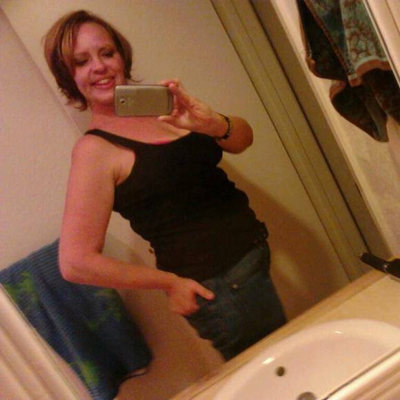 Profile Picture of Rhea Culp-ramirez (@rheazee) on Poshmark