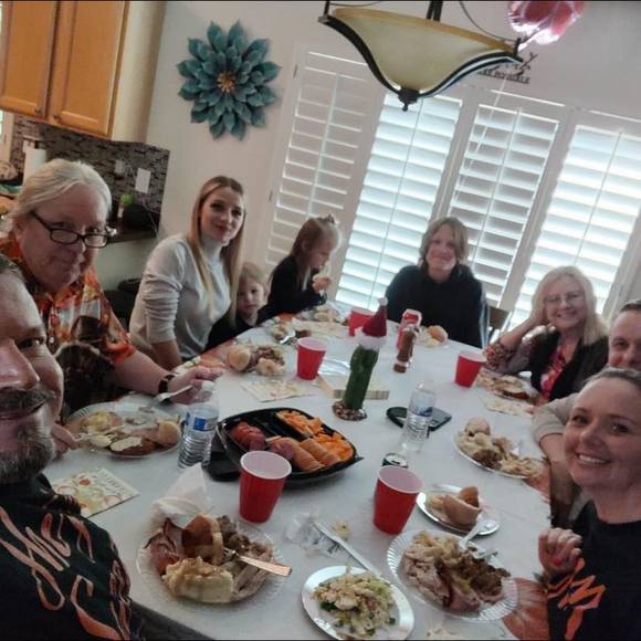 Profile Picture of Debbie Swindall (@dswindall2) on Poshmark