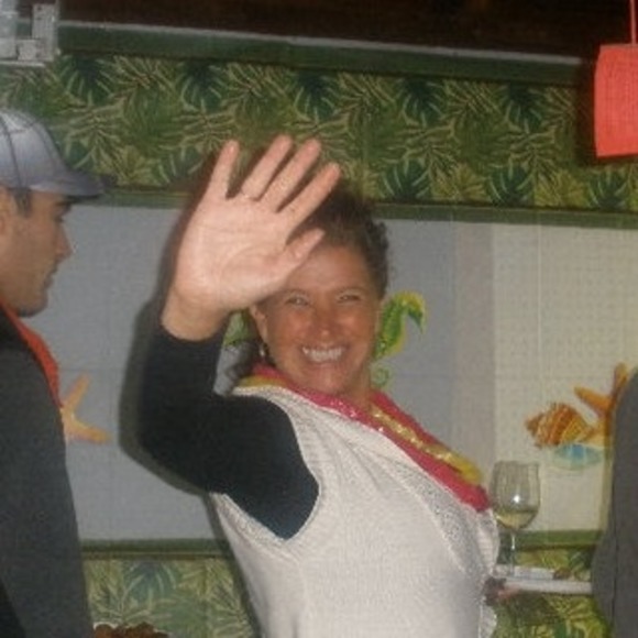 Profile Picture of Trudi Karcher-baratono (@tbaratono) on Poshmark