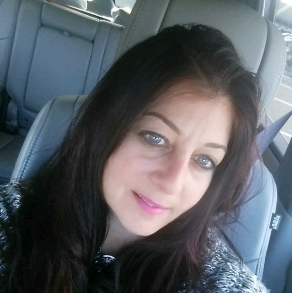 Profile Picture of Hope Bellina (@hayleesmom00) on Poshmark