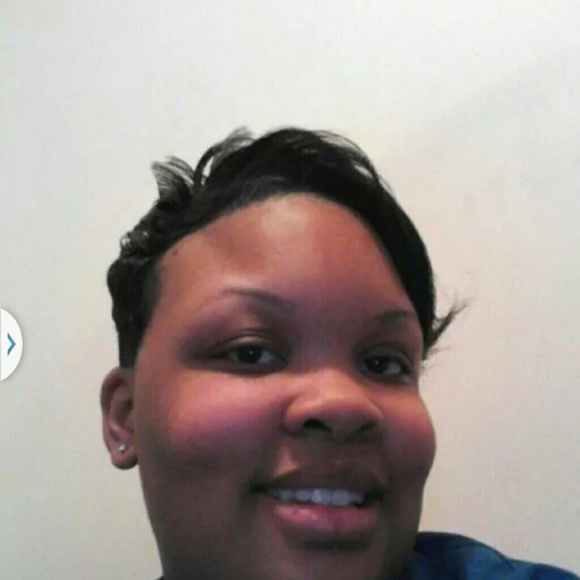 Profile Picture of Amber Blakey (@ablakey2015) on Poshmark