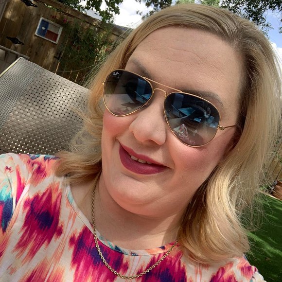 Profile Picture of Andrea Cloud (@andreacloud424) on Poshmark