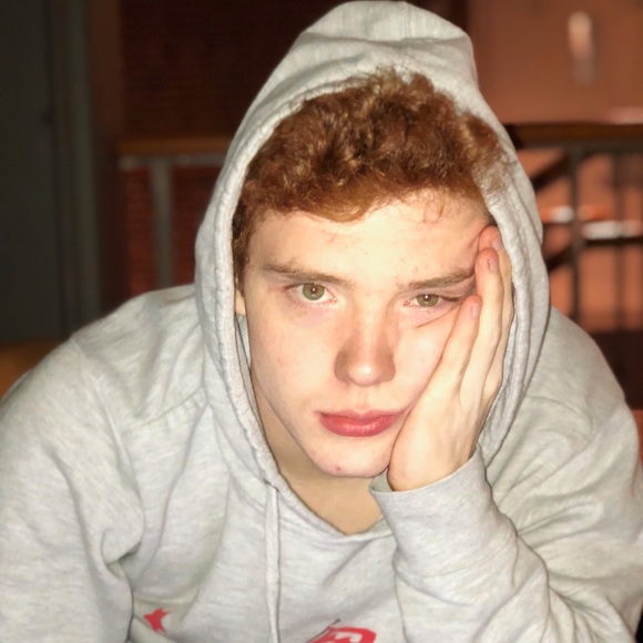 Profile Picture of Trevor Theis (@trevortheis) on Poshmark