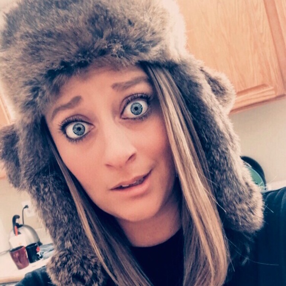 Profile Picture of Raychel Eulau (@raycheleulau) on Poshmark