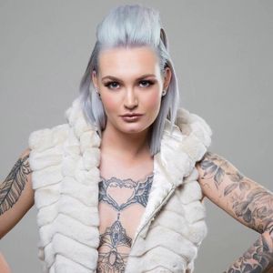 Profile Picture of Chrissy Lee (@crissyleeofficial) on Myspace