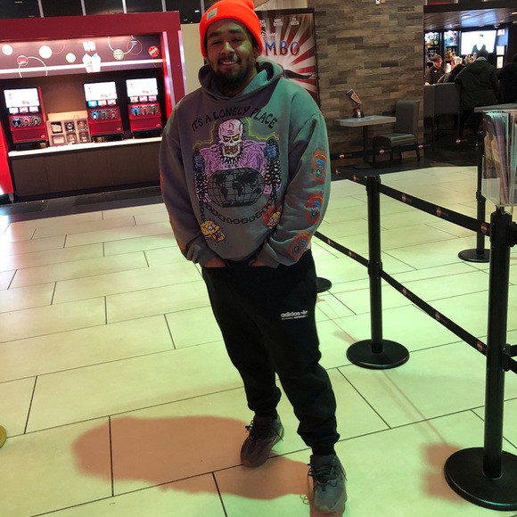 Profile Picture of Tyler Sands (@tysteez) on Poshmark