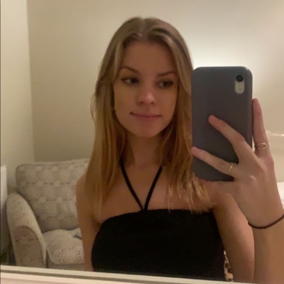 Profile Picture of Lucy Stokes (@lucystokes13) on Poshmark