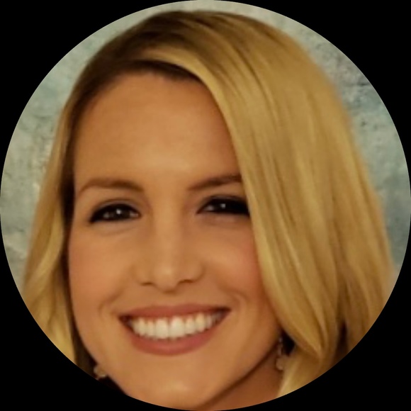 Profile Picture of Ashley Key (@ashleyj236) on Poshmark