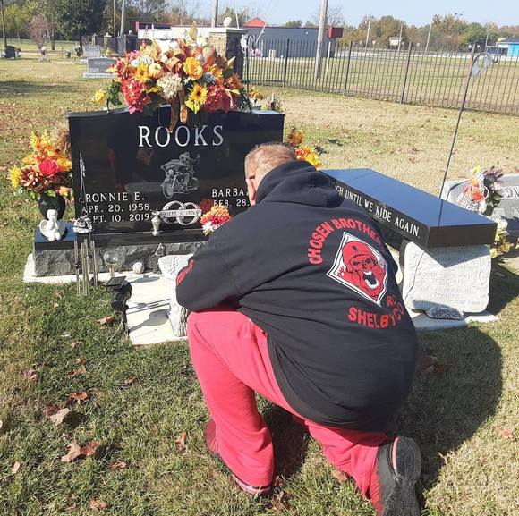 Profile Picture of Chris Rooks (@bchrisrooks) on Poshmark