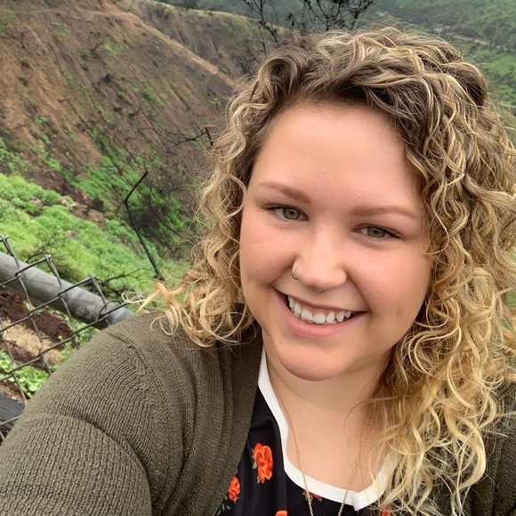 Brittany Knapczyk - Poshmark Profile Picture of Brittany Knapczyk (@bknapczyk) on Poshmark