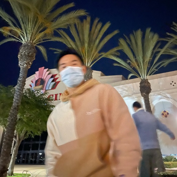 Profile Picture of Kenneth Kim (@kenkim13873) on Poshmark