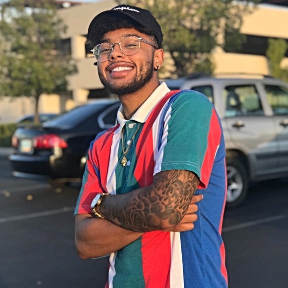 Profile Picture of Josh Nelson (@x__joshua__) on Poshmark