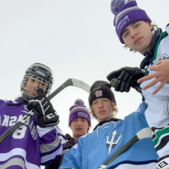 Profile Picture of Griffin Schultz (@schultz_griffin) on Poshmark