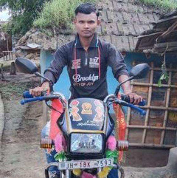 Profile Picture of Bikash ray Bikash ray (@bb8956415) on Poshmark