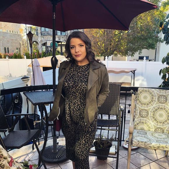 Profile Picture of Daniella Luciano (@daniellaluciano) on Poshmark