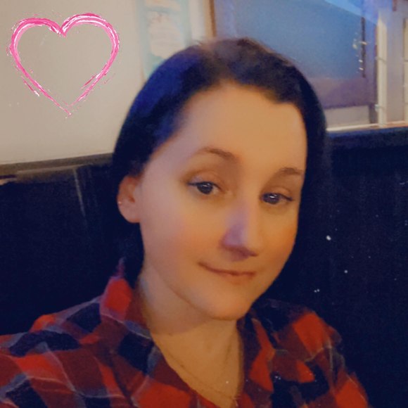 Profile Picture of Tammy Comeau nadeau (@comeauti) on Poshmark