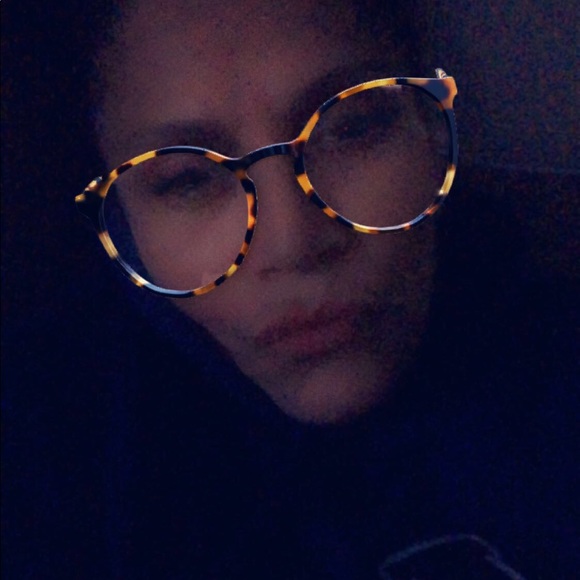 Profile Picture of Julia Recendez (@juliarecende212) on Poshmark