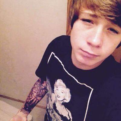 Profile Picture of Dustin Blackwell (@Dthangg69) on Twitter