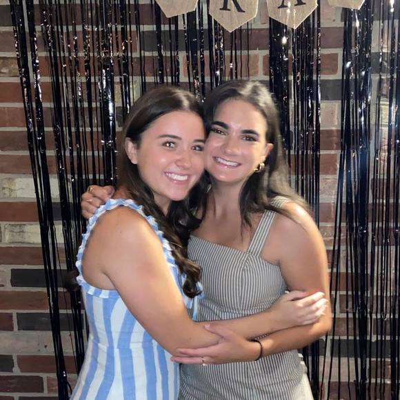 Profile Picture of Morgan Shook (@mtshook) on Poshmark