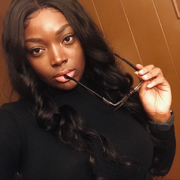 Profile Picture of Cierra Moore (@cierranbm16) on Poshmark