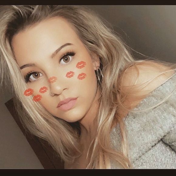 Profile Picture of Tiara Gugel (@tiaraaxx) on Poshmark