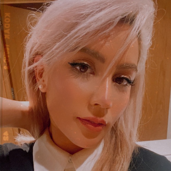 Profile Picture of Tania Chantzi (@taniachantzi32) on Poshmark