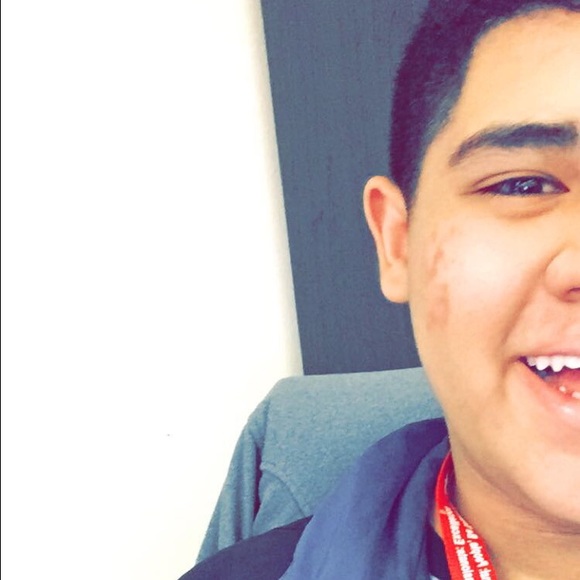 Profile Picture of Jorge Zetina (@jorgezetina2) on Poshmark