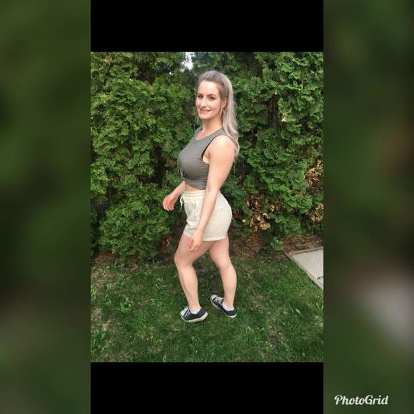 Profile Picture of Madi Mayer (@madi_paige444) on Poshmark