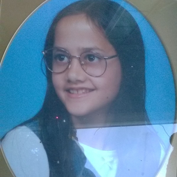 Profile Picture of Jasmine Eschweiler enciso (@theportlandmom) on Poshmark