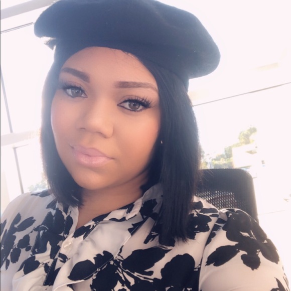 Profile Picture of Jasmine Summers (@jsummers616) on Poshmark