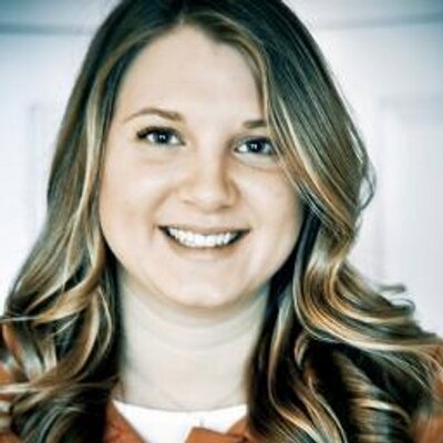 Profile Picture of Lindsey E. Dean (@TheCollegeDean) on Twitter