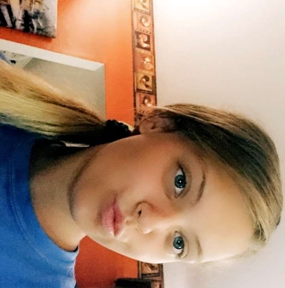 Destiny Hillig - Poshmark Profile Picture of Destiny Hillig (@destinyhillig) on Poshmark